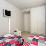 Apartamento Suenos De Mar, 3 Dormitorios, By Bookindenia